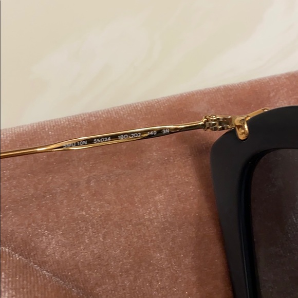 Sunglasses - Picture 6 of 7